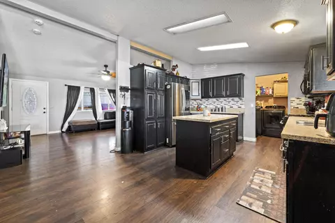 45465 25th St N #SPC 104, Lancaster, CA 93535 photo 4
