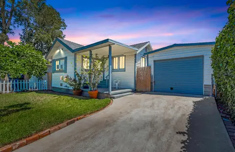 10842 Scoville Ave, Sunland, CA 91040