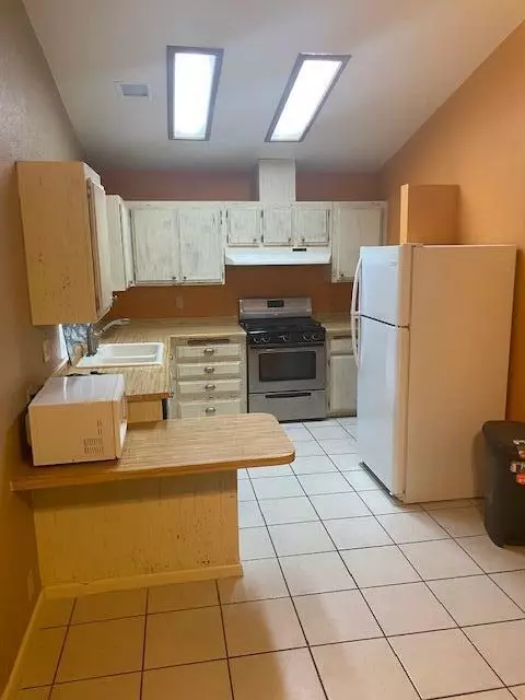 14313 Winchester Dr, Mojave, CA 93501 photo 5