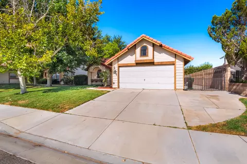 43359 Carol Dr, Lancaster, CA 93535 photo 4