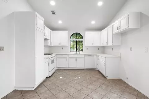 43359 Carol Dr, Lancaster, CA 93535 photo 9