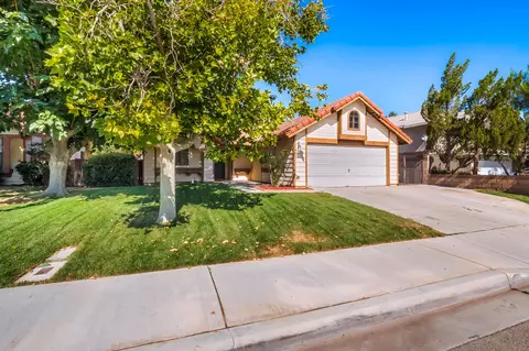 43359 Carol Dr, Lancaster, CA 93535 photo 2
