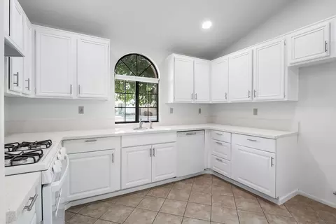 43359 Carol Dr, Lancaster, CA 93535 photo 10