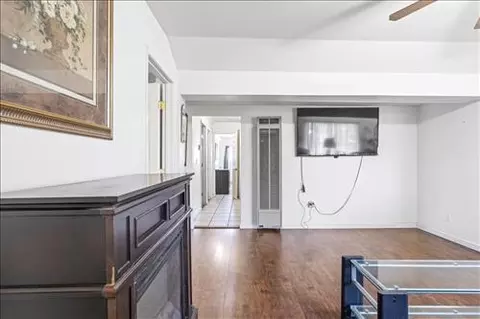 260 Pinon St, Tehachapi, CA 93561 photo 2