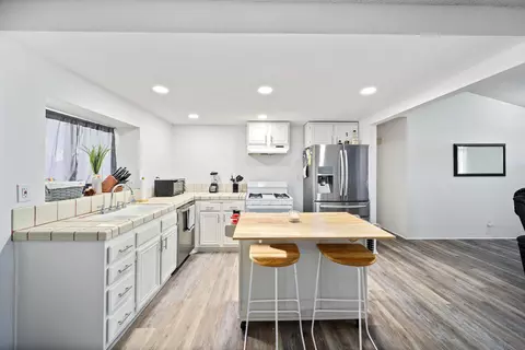 43041 Fairlee Dr, Lancaster, CA 93536 photo 8
