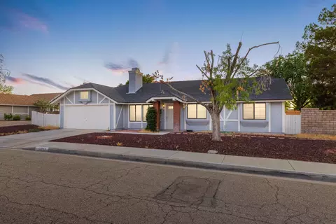 43041 Fairlee Dr, Lancaster, CA 93536 photo 3