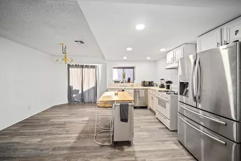 43041 Fairlee Dr, Lancaster, CA 93536 photo 6