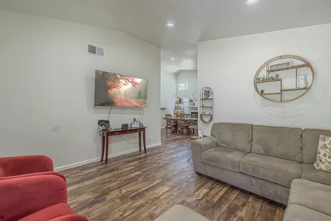43245 32nd St E, Lancaster, CA 93535 photo 4