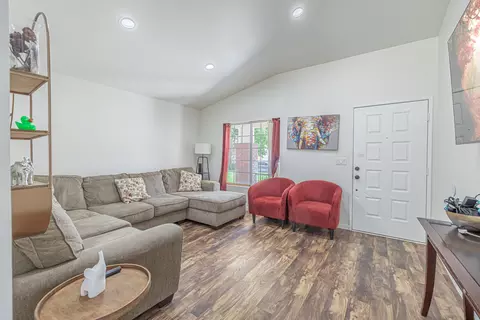 43245 32nd St E, Lancaster, CA 93535 photo 5