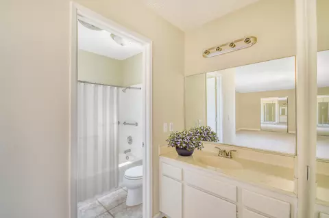 40521 156th St, Lake Los Angeles, CA 93535 photo 8