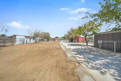 40521 156th St, Lake Los Angeles, CA 93535 photo 28