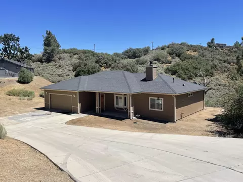 26380 Winchester Ct, Tehachapi, CA 93561 photo 2