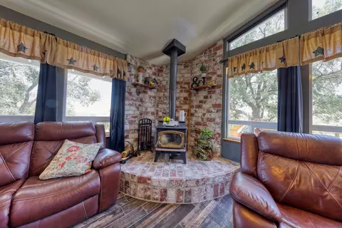 21900 Shady Ct, Tehachapi, CA 93561 photo 4