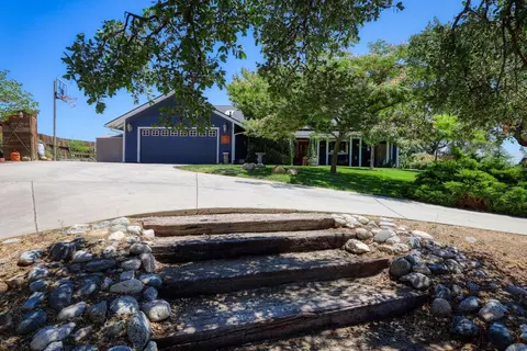 21900 Shady Ct, Tehachapi, CA 93561 photo 1