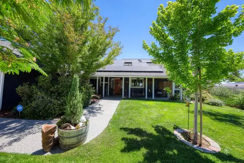 21900 Shady Ct, Tehachapi, CA 93561 photo 2