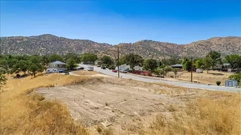 21112 Stage Dr, Tehachapi, CA 93561 photo 5