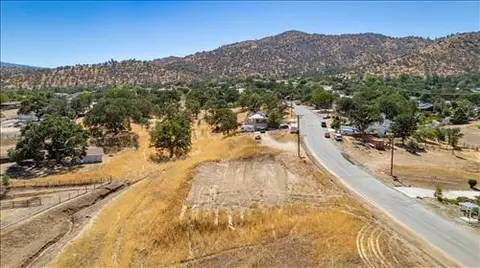 21112 Stage Dr, Tehachapi, CA 93561 photo 1