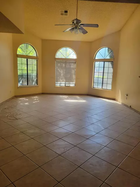 43608 E Steif St, Lancaster, CA 93535 photo 2