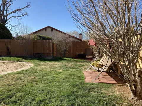 1608 Crestview Ct, Lancaster, CA 93535 photo 6