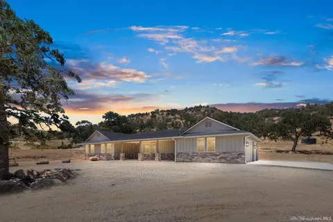 20983 Old Town Rd, Tehachapi, CA 93561 photo 2