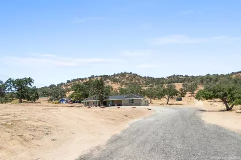 20983 Old Town Rd, Tehachapi, CA 93561 photo 5