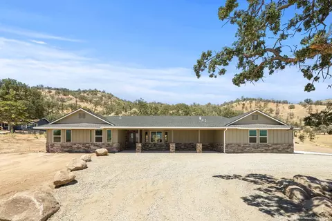 20983 Old Town Rd, Tehachapi, CA 93561 photo 3