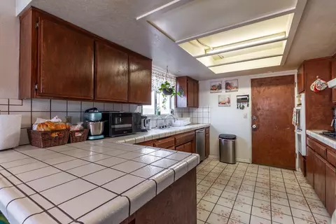 37453 29th St E, Palmdale, CA 93550 photo 9
