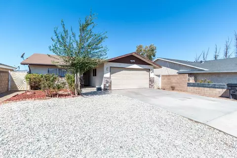 37453 29th St E, Palmdale, CA 93550 photo 1