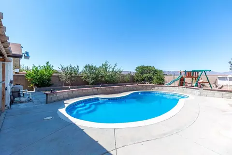 37453 29th St E, Palmdale, CA 93550 photo 3