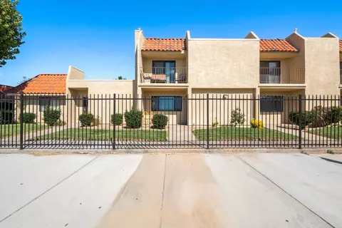 44200 Kingtree Ave UNIT 24, Lancaster, CA 93534 photo 1