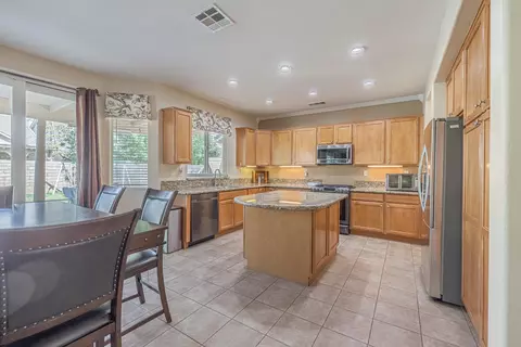 44848 Mariposa Dr, Lancaster, CA 93536 photo 9