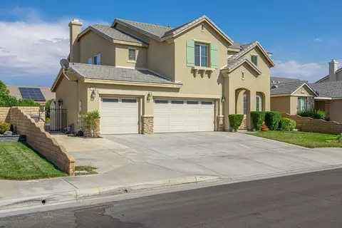 44848 Mariposa Dr, Lancaster, CA 93536 photo 2