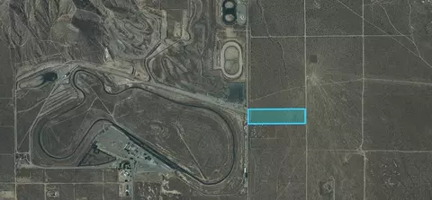 70 Th St W St W, Rosamond, CA 93560 photo 5