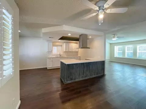43241 Echard Ave, Lancaster, CA 93536 photo 2