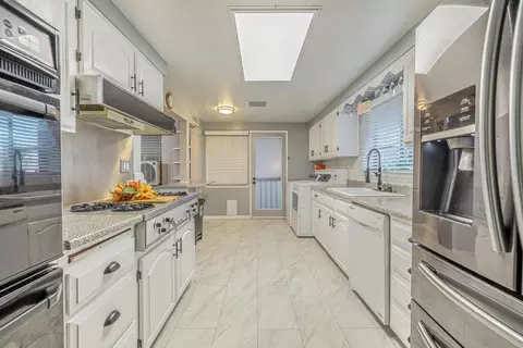 1809 Jenner St, Lancaster, CA 93534 photo 8