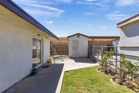 24845 Zambizi Way, Tehachapi, CA 93561 photo 3