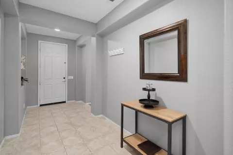 37116 Kingcup, Palmdale, CA 93551 photo 2