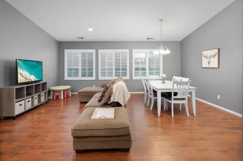 37116 Kingcup, Palmdale, CA 93551 photo 4