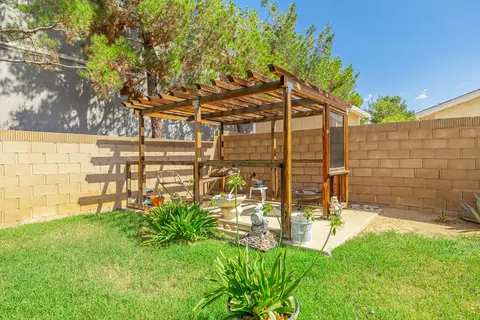 37238 Halfmoon Dr, Palmdale, CA 93550 photo 16