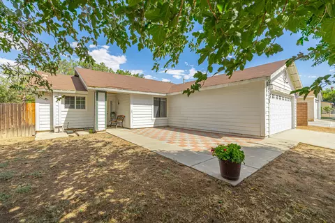 37238 Halfmoon Dr, Palmdale, CA 93550 photo 3