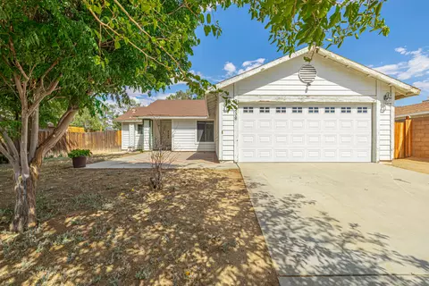 37238 Halfmoon Dr, Palmdale, CA 93550 photo 2