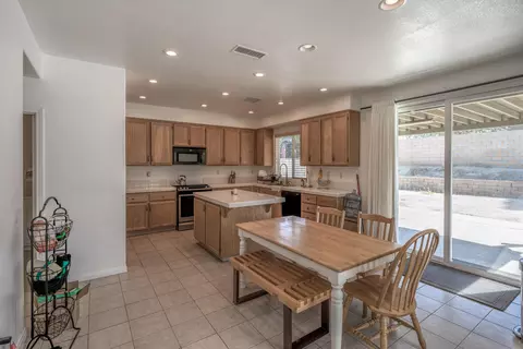43614 Cajun St, Lancaster, CA 93535 photo 3
