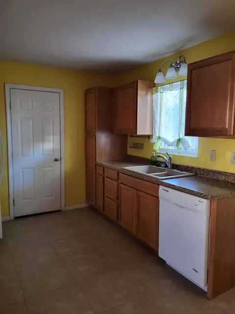 12664 Esther St, Boron, CA 93516 photo 9