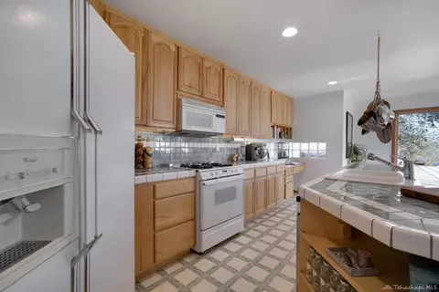 29610 Wapiti Ct, Tehachapi, CA 93561 photo 13
