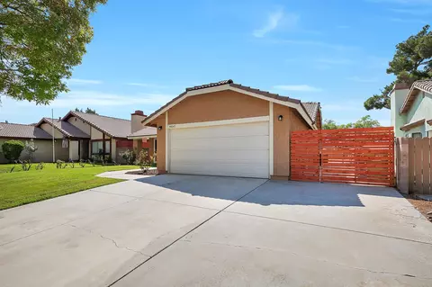 44045 Ruthron Ave, Lancaster, CA 93536 photo 38
