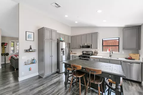 44045 Ruthron Ave, Lancaster, CA 93536 photo 14