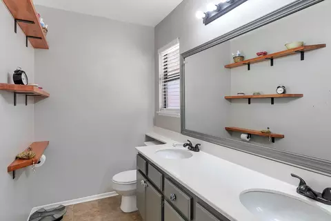 44045 Ruthron Ave, Lancaster, CA 93536 photo 21