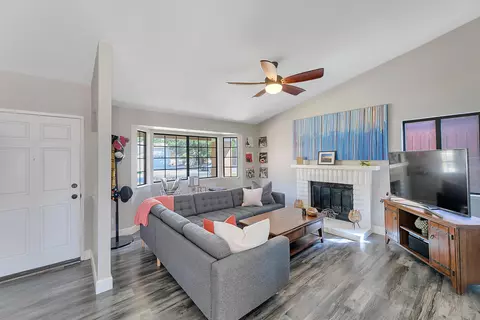 44045 Ruthron Ave, Lancaster, CA 93536 photo 7