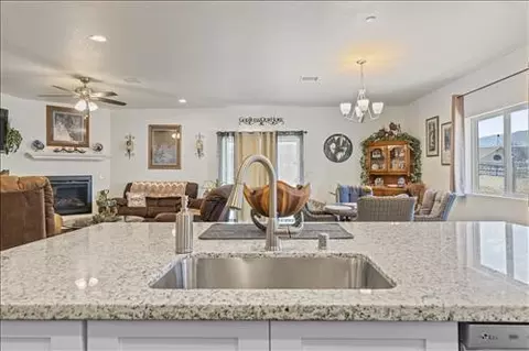19920 Meadows Rd, Tehachapi, CA 93561 photo 14