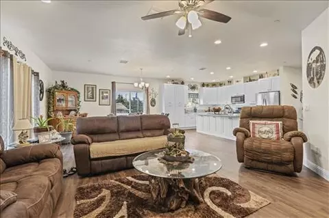 19920 Meadows Rd, Tehachapi, CA 93561 photo 17
